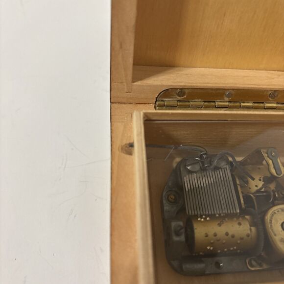 VINTAGE REUGE SORRENTO MUSIC BOX W/ ITALIAN INLAY. Work Great - Picture 10 of 14